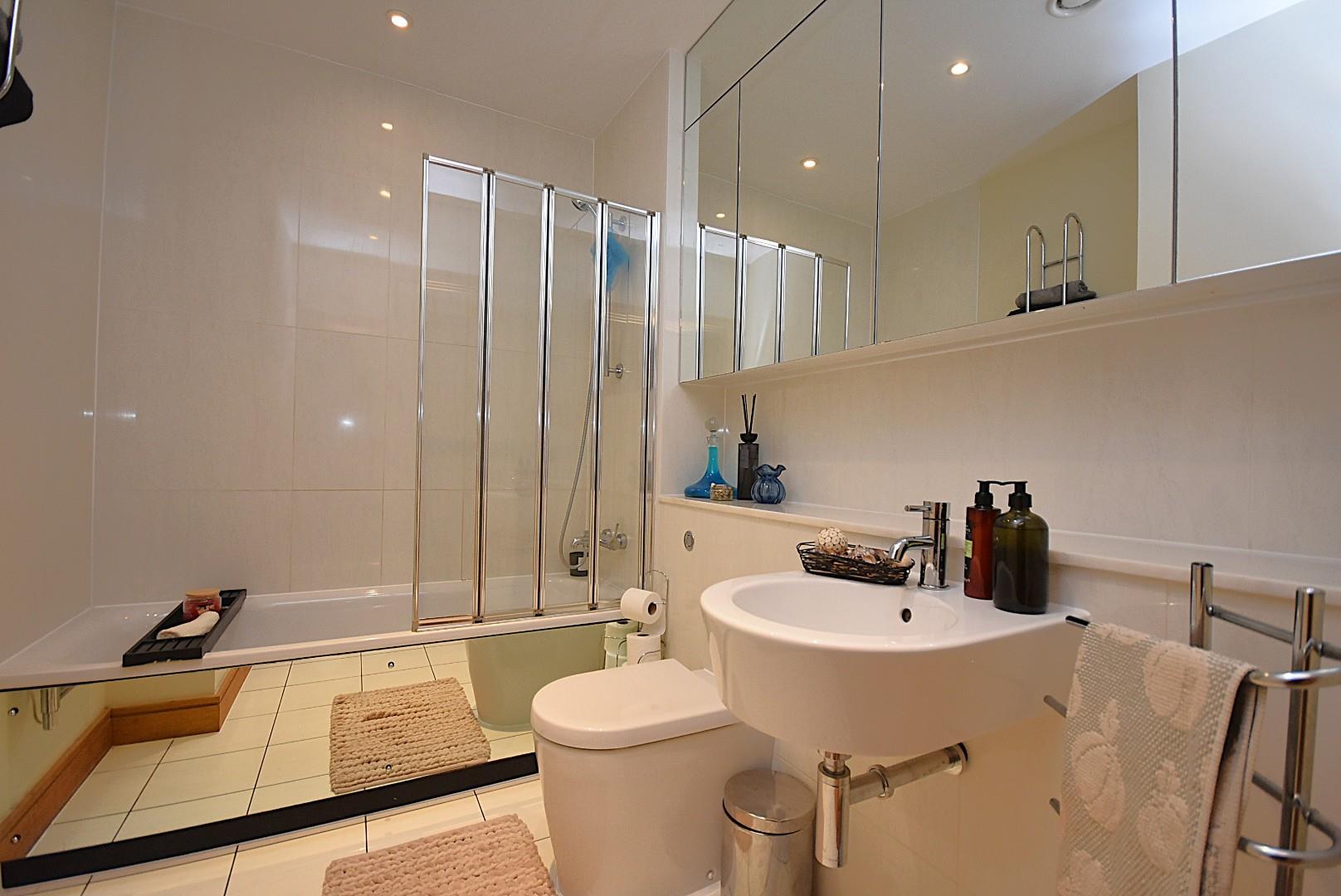 219 Headlands, Hayes Point, Sully, CF64 5QH